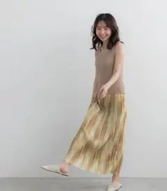 新品タグ付きcocaコカランダムプリーツスカート