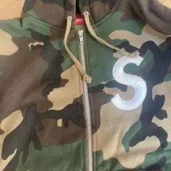 Supreme Sロゴ ジップアップパーカー