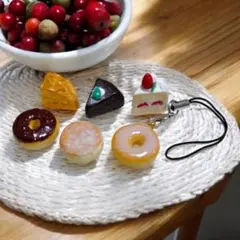 【ハンドメイド】ミニチュアフード チャーム6個セット めじるしアクセサリー