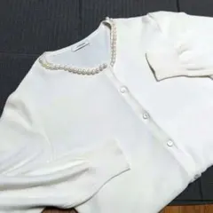 SALE✴️LaTotalite　ラトータリテ　パール　カーディガン　アイボリーのサムネイル
