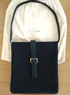 Item thumbnail for item 2edd724f-fbbb-4fb7-886f-efdab3ce1201