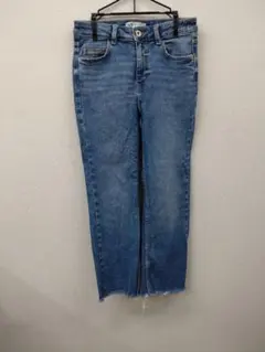 (8) ZARA ストレートデニム カットオフ ブルーのサムネイル