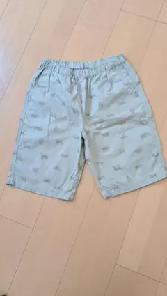 ハーフパンツ　動物柄　ベージュ 　160センチ