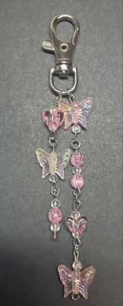 今だけ150円引き！ハンドメイド 蝶のチャーム ピンク