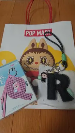 ラブブ PIN FOR LOVE イニシャル キーリング【R】