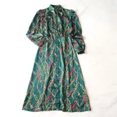 a スカーフ柄 ロングワンピース 昭和レトロ ボウタイ チェーン バブリー 緑