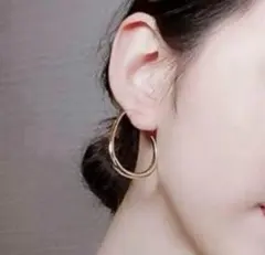 243 ピアス ゴールド プランプフープピアス 大きめ 揺れる ぷっくり