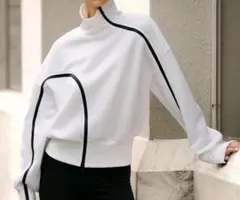 ホワイト ハイネック スウェット