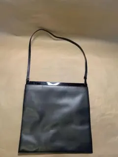 Gucci ショルダーバッグ　替えストラップ付き　レザー　グレー　がま口