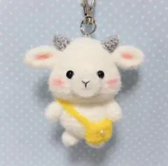 可愛い　ヤギ　あみぐるみ　ハンドメイド　プレゼント　キーホルダー　かぎ編み