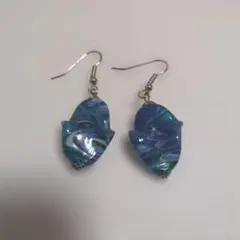 シェル型 青系マーブル ピアス