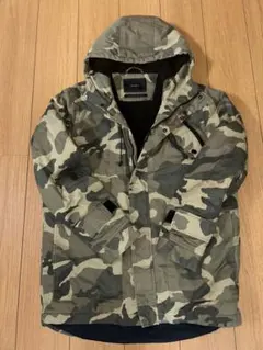 ZARA 迷彩柄 フード付き ミリタリージャケット