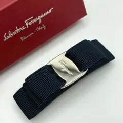 【極美品】フェラガモ バレッタ ヴァラリボン ネイビー シルバー金具 箱付きのサムネイル
