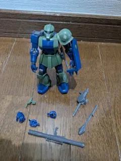 プラモデル ガンダム ガンプラ HG ザクⅠ 고장·부품용 武器 完成品