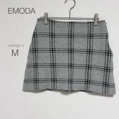【エモダ】ミニスコート【Ｍ】サイドジップ グレーインナーパンツ 美脚 美品のサムネイル