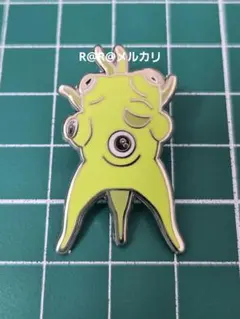 レネ ピンバッジ