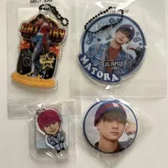 岡尾真虎　缶バッジ　クリアチャーム　アクリルスタンド