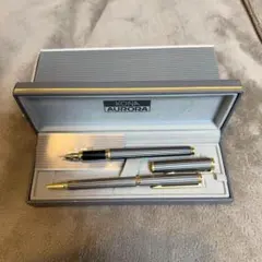 【極稀少品】AURORA コナ 14K 万年筆 + ボールペン ジウジアーロ 灰のサムネイル