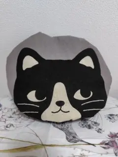 猫たっぷりクッション型ポーチ