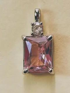 ペンダントトップ