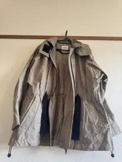 ZARA フード付きベージュジャケット