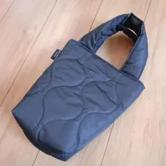 ミニバッグ　キルティング　縦長タイプ