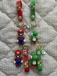 新品未使用！匿名配送！ マリオ&ヨッシーストラップチャーム4個セットのサムネイル