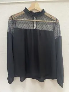 ikka 黒ドット柄　長袖シャツ　ブラウス