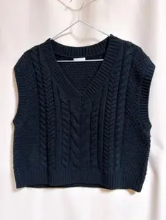 GU チャンキーニットクロップドベスト　ブラック　M