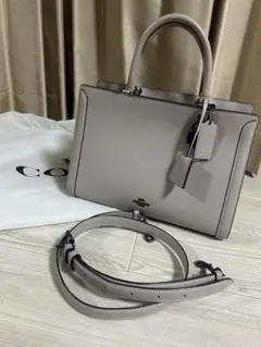 コーチ　ゾーイ キャリーオール　グレージュ