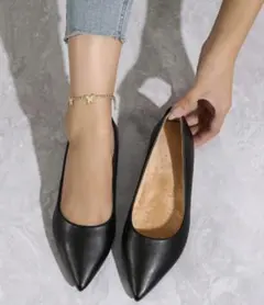 パンプス　黒　ブラック　ローヒール　フラット