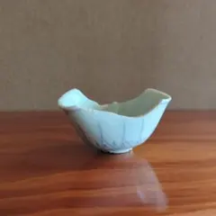 青色 波形の縁取り 陶器 小皿　初期伊万里の陶片骨董品
