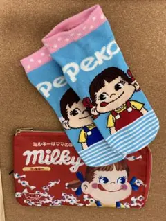ペコちゃんポーチと靴下。