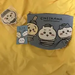 ちいかわ、ハチワレ、ウサギの囚人服のチャーム付きポーチと巾着セット