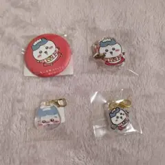 ちいかわレストラン　缶バッジ　アクスタ　チャーム　ハチワレ