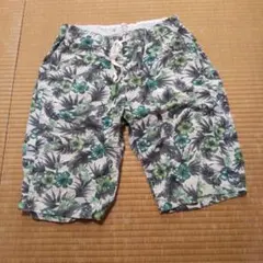 DESIGNWORKS ショートパンツ ハーフパンツ 花柄のサムネイル