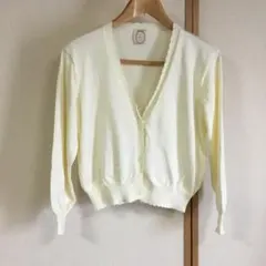 クリーム色 Vネックカーディガン　アンアナザーアンジェラス