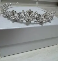ANNANWEDDING ウェディングティアラ 横幅広め t52