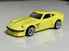 Hot Wheels Datsun 240Z イエローのサムネイル