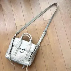 シャンパンゴールド　 レザー ショルダーバッグのサムネイル