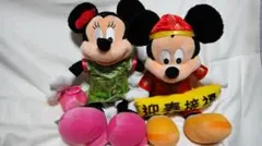 ミニーマウスとミッキーマウスのぬいぐるみセット