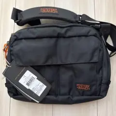 美品 ミステリーランチ ショルダーバッグDISTRICT 8 ディストリクト8のサムネイル