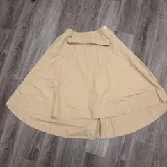 PUAL CE CIN ベージュ フレアスカート ベルト付きのサムネイル