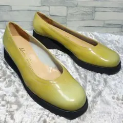 サルヴァトーレフェラガモ 23cm パンプス エナメル 黄緑 5.5D