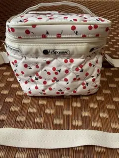 LeSportsac チェリー柄 キルティング ショルダーバッグのサムネイル