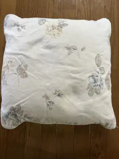 2026年最新】Laura Ashley クッション・座布団の人気アイテム - メルカリ