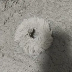 ファー素材 グレー ヘアゴム シュシュ
