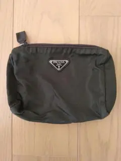 PRADA ダークグリーン ポーチ