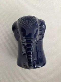 ゾウのモチーフ 陶器製 マグカップ ネイビー