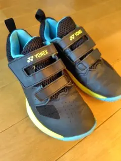 美品 YONEX テニスシューズ 22.0cm パワークッション ジュニア